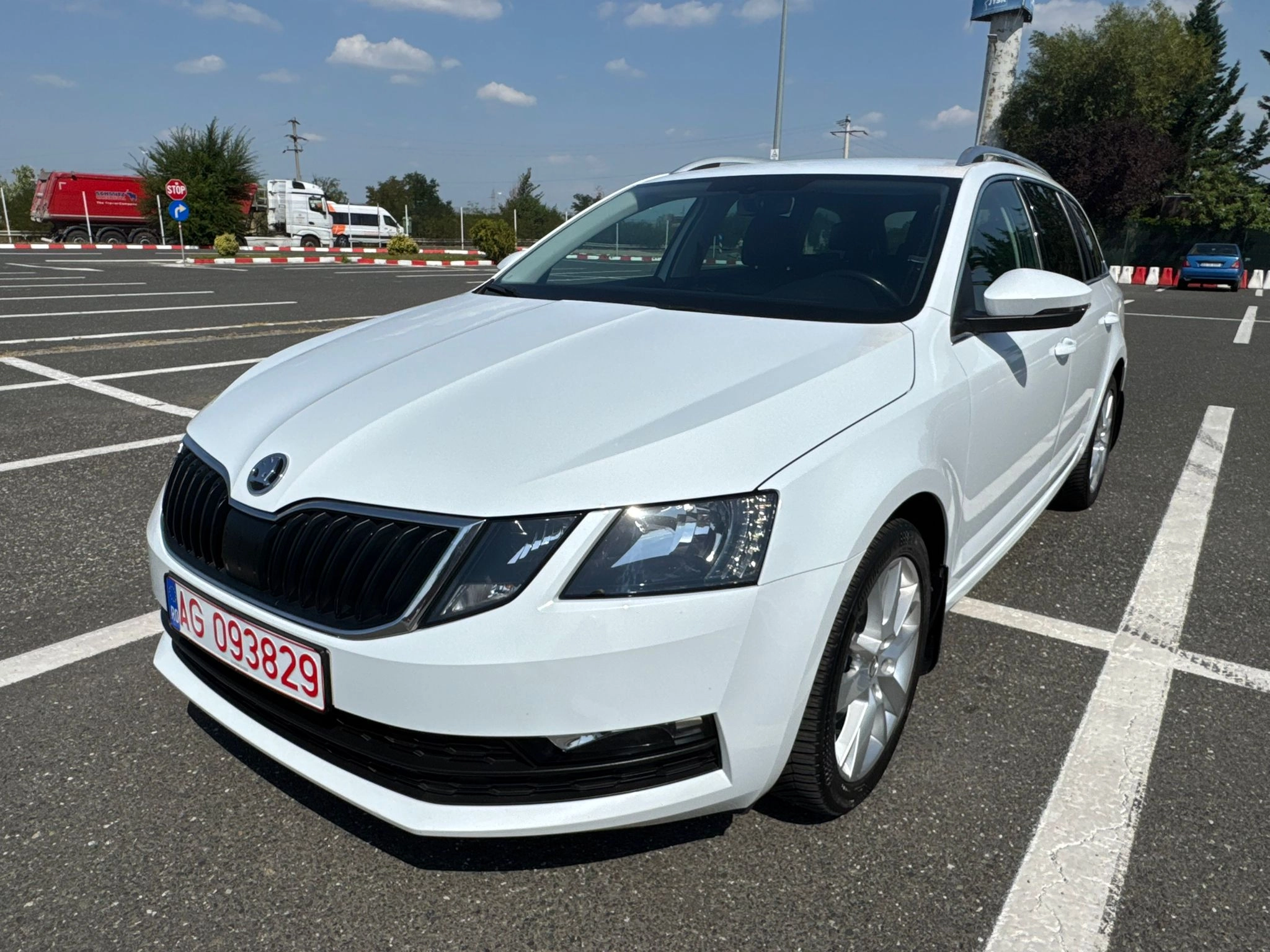 1776439662003-cmo329shw000004i6giw7r8s5-70ucwt